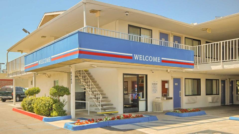 Motel 6 Fresno: Affordable Rooms Guaranteed